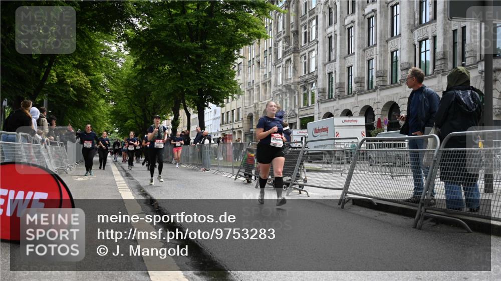 14.06.2026 - REWE Women's Run J. Mangold http://msf.ph/oto/9753283 14.06.2026 10:10:10 Ziel 10185, 10293, 10903, 11178, 11339, 11486 meine-sportfotos.de