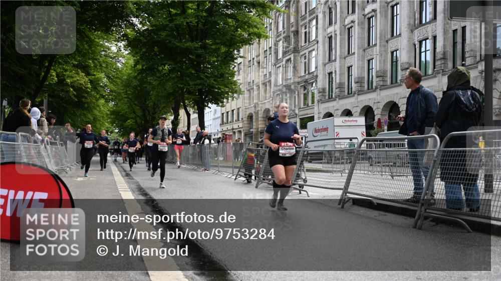 14.06.2026 - REWE Women's Run J. Mangold http://msf.ph/oto/9753284 14.06.2026 10:10:10 Ziel 10185, 10293, 10903, 11178, 11339, 11486 meine-sportfotos.de