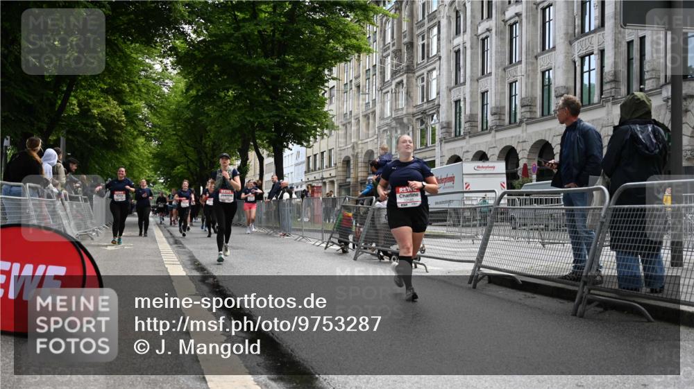 14.06.2026 - REWE Women's Run J. Mangold http://msf.ph/oto/9753287 14.06.2026 10:10:10 Ziel 10185, 10293, 10903, 11178, 11339, 11486 meine-sportfotos.de