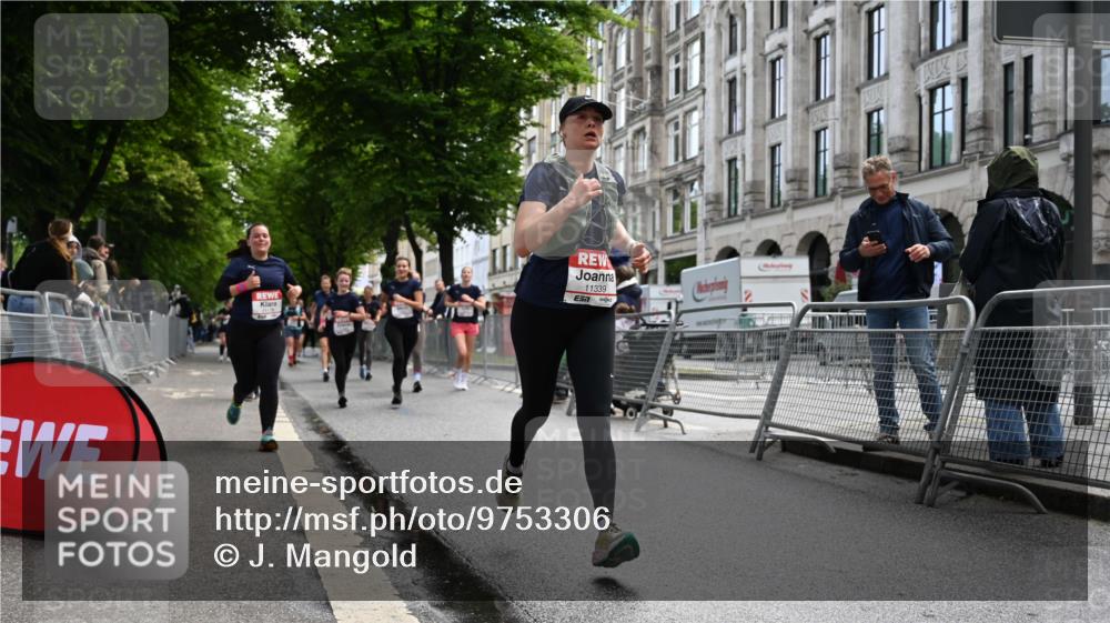 14.06.2026 - REWE Women's Run J. Mangold http://msf.ph/oto/9753306 14.06.2026 10:10:13 Ziel 10185, 10293, 10878, 10903, 11022, 11178, 11339, 11345, 11486 meine-sportfotos.de