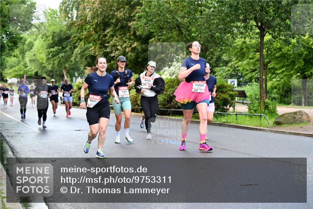 14.06.2026 - REWE Women's Run Dr. Thomas Lammeyer http://msf.ph/oto/9753311 14.06.2026 09:16:24 Laufen 11, 7, 65, 10103 meine-sportfotos.de
