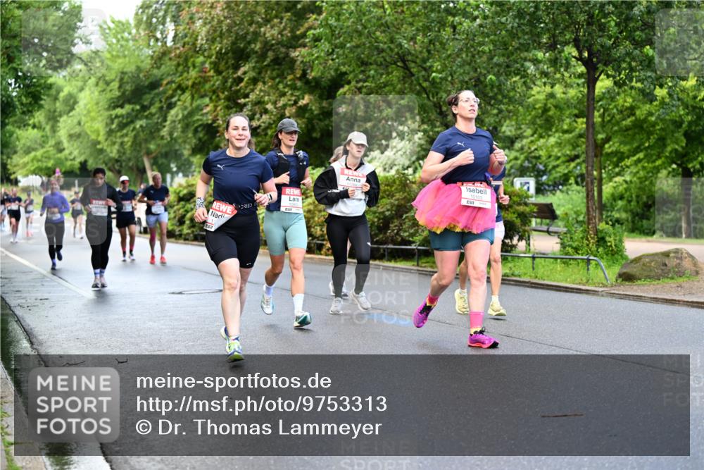 14.06.2026 - REWE Women's Run Dr. Thomas Lammeyer http://msf.ph/oto/9753313 14.06.2026 09:16:25 Laufen 1, 57, 10103, 7 meine-sportfotos.de