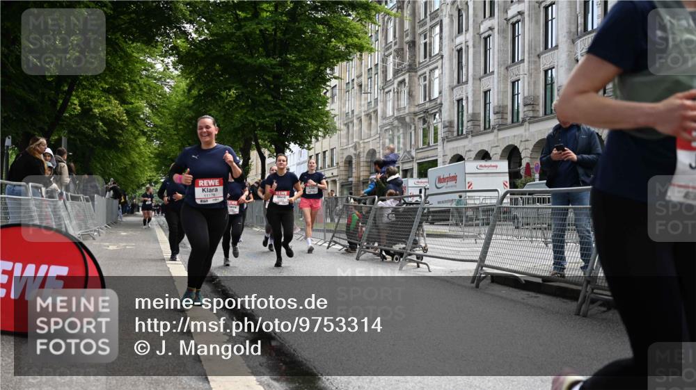14.06.2026 - REWE Women's Run J. Mangold http://msf.ph/oto/9753314 14.06.2026 10:10:14 Ziel 10185, 10425, 10464, 10878, 10903, 11022, 11178, 11339, 11345, 11486 meine-sportfotos.de