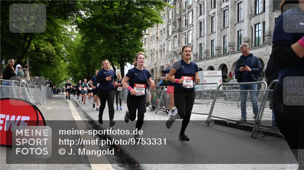 14.06.2026 - REWE Women's Run J. Mangold http://msf.ph/oto/9753331 14.06.2026 10:10:16 Ziel 10185, 10425, 10439, 10464, 10878, 10903, 11022, 11178, 11271, 11339, 11345, 11435, 11486 meine-sportfotos.de