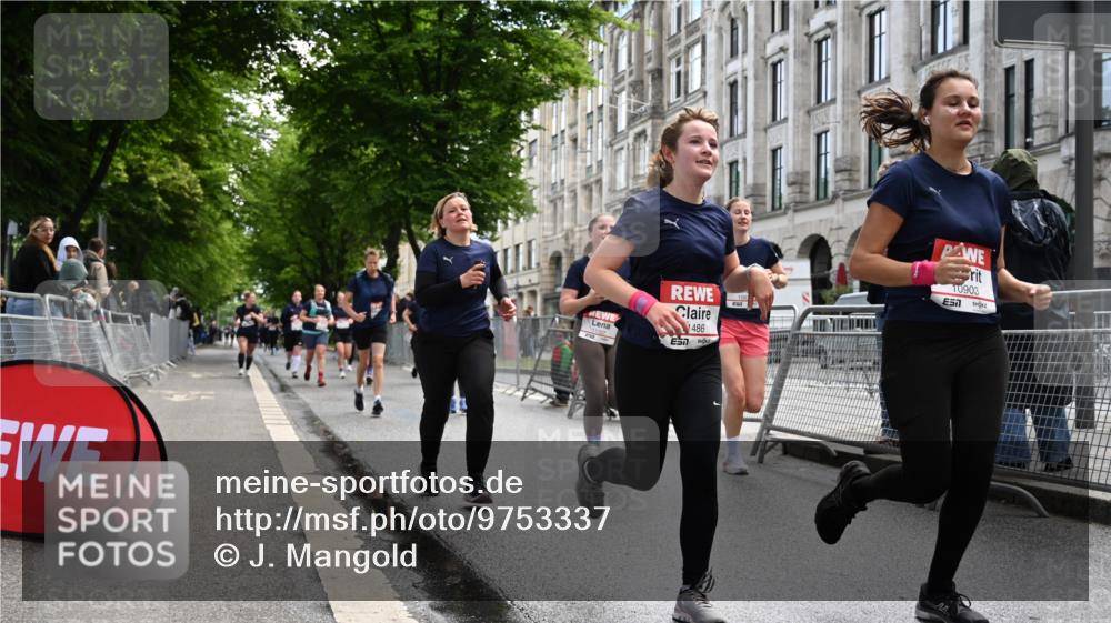 14.06.2026 - REWE Women's Run J. Mangold http://msf.ph/oto/9753337 14.06.2026 10:10:16 Ziel 10185, 10425, 10439, 10464, 10878, 10903, 11022, 11178, 11271, 11339, 11345, 11435, 11486 meine-sportfotos.de