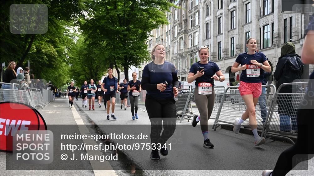 14.06.2026 - REWE Women's Run J. Mangold http://msf.ph/oto/9753341 14.06.2026 10:10:17 Ziel 10238, 10425, 10439, 10464, 10557, 10878, 10903, 11022, 11178, 11271, 11339, 11345, 11435, 11486, 11527 meine-sportfotos.de