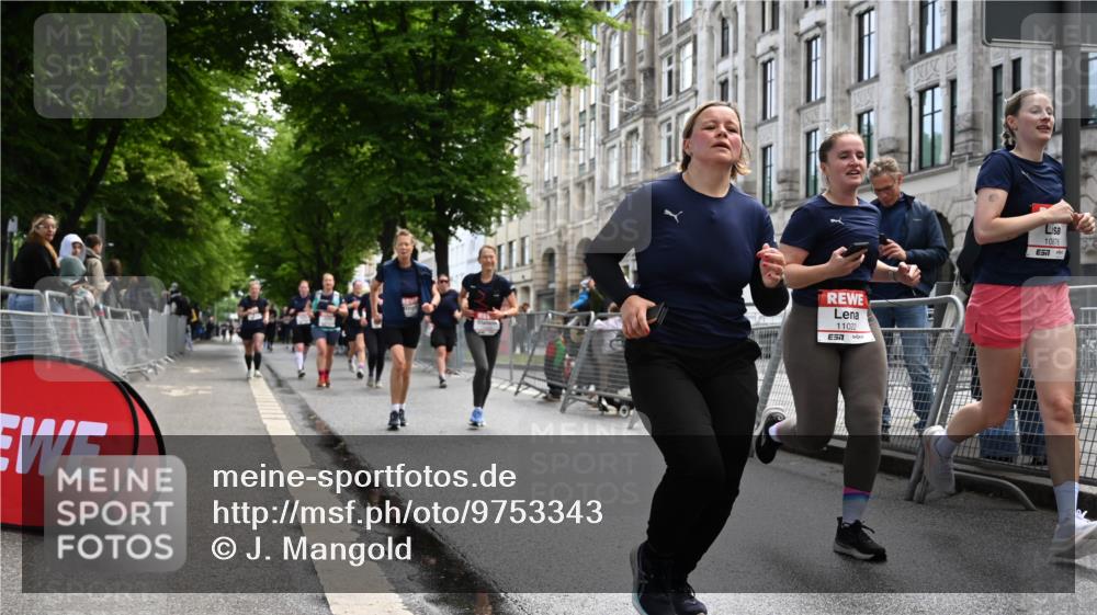 14.06.2026 - REWE Women's Run J. Mangold http://msf.ph/oto/9753343 14.06.2026 10:10:17 Ziel 10238, 10425, 10439, 10464, 10557, 10878, 10903, 11022, 11178, 11271, 11339, 11345, 11435, 11486, 11527 meine-sportfotos.de