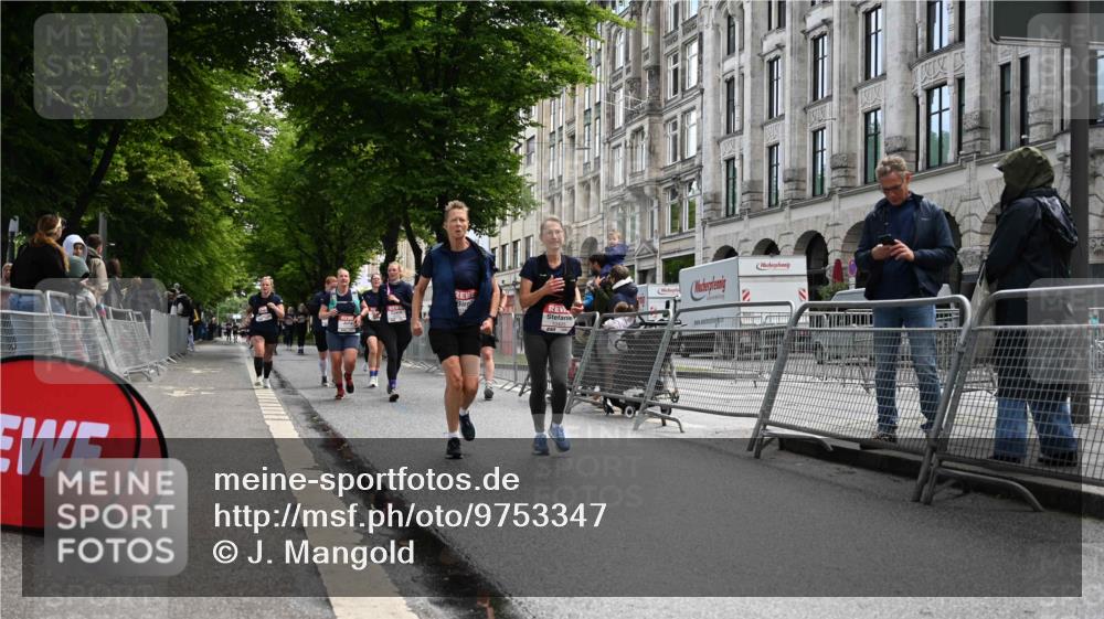 14.06.2026 - REWE Women's Run J. Mangold http://msf.ph/oto/9753347 14.06.2026 10:10:18 Ziel 10238, 10425, 10439, 10464, 10557, 10878, 10903, 11022, 11178, 11271, 11345, 11435, 11486, 11527 meine-sportfotos.de