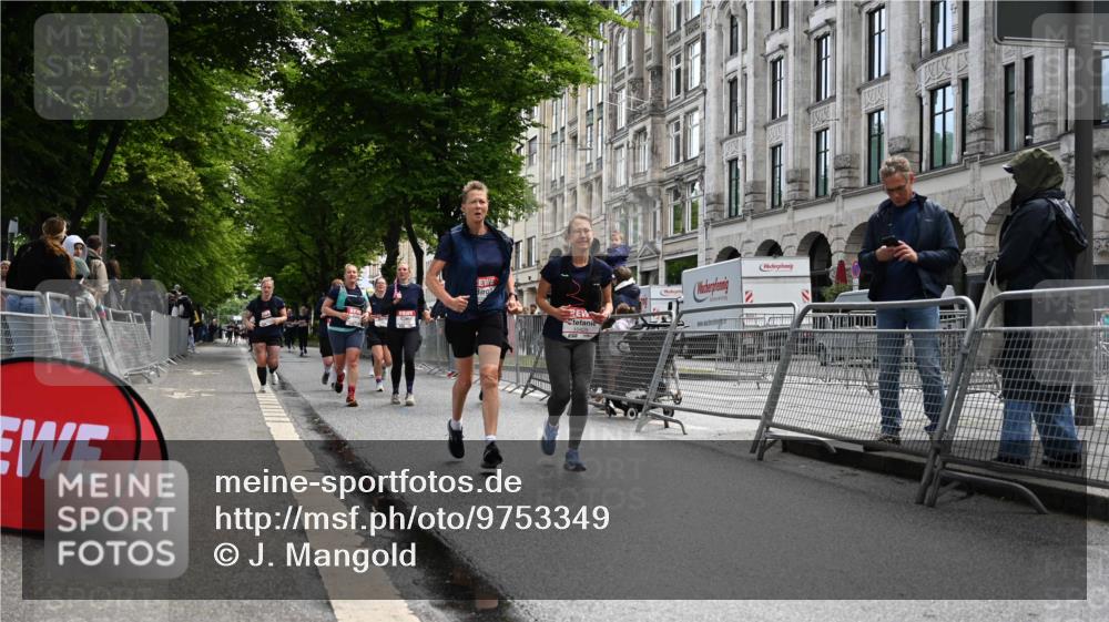 14.06.2026 - REWE Women's Run J. Mangold http://msf.ph/oto/9753349 14.06.2026 10:10:18 Ziel 10238, 10425, 10439, 10464, 10557, 10878, 10903, 11022, 11178, 11271, 11345, 11435, 11486, 11527 meine-sportfotos.de