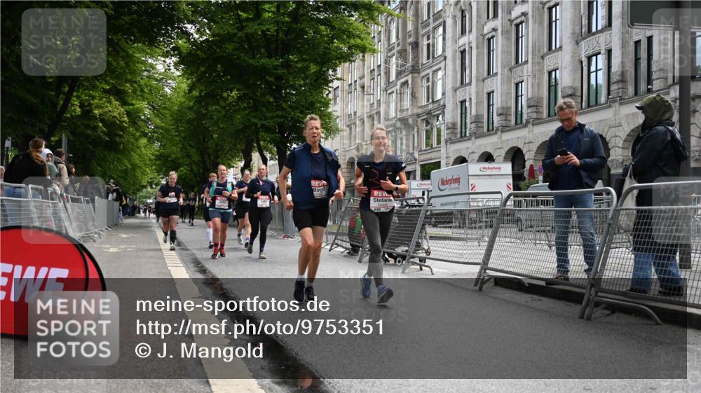 14.06.2026 - REWE Women's Run J. Mangold http://msf.ph/oto/9753351 14.06.2026 10:10:19 Ziel 10238, 10425, 10439, 10464, 10557, 10878, 10903, 11022, 11178, 11271, 11345, 11435, 11486, 11527 meine-sportfotos.de