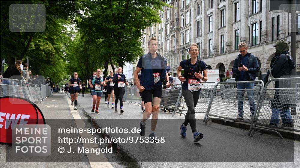 14.06.2026 - REWE Women's Run J. Mangold http://msf.ph/oto/9753358 14.06.2026 10:10:19 Ziel 10238, 10425, 10439, 10464, 10557, 10878, 10903, 11022, 11178, 11271, 11345, 11435, 11486, 11527 meine-sportfotos.de