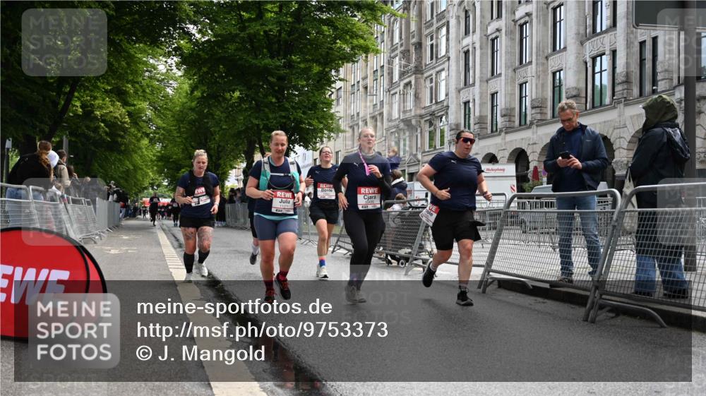 14.06.2026 - REWE Women's Run J. Mangold http://msf.ph/oto/9753373 14.06.2026 10:10:21 Ziel 10238, 10425, 10439, 10464, 10557, 10575, 10878, 11022, 11271, 11345, 11435, 11527 meine-sportfotos.de