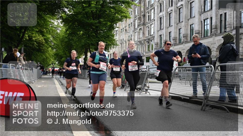 14.06.2026 - REWE Women's Run J. Mangold http://msf.ph/oto/9753375 14.06.2026 10:10:21 Ziel 10238, 10425, 10439, 10464, 10557, 10575, 10878, 11022, 11271, 11345, 11435, 11527 meine-sportfotos.de