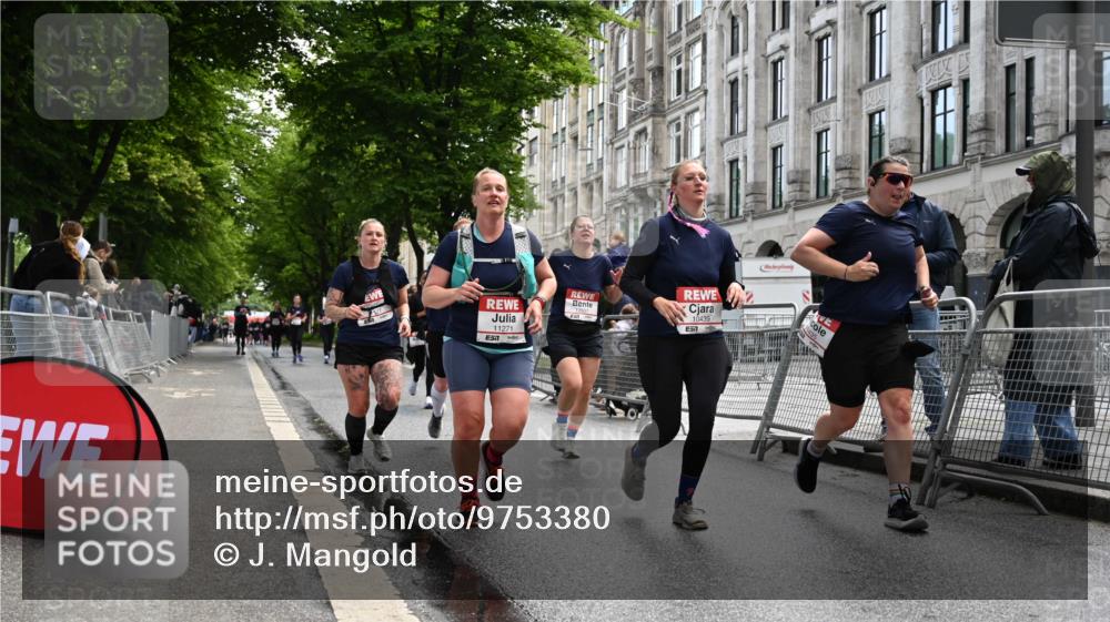 14.06.2026 - REWE Women's Run J. Mangold http://msf.ph/oto/9753380 14.06.2026 10:10:22 Ziel 10238, 10425, 10439, 10464, 10557, 10575, 11271, 11435, 11527 meine-sportfotos.de