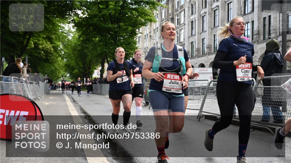 14.06.2026 - REWE Women's Run J. Mangold http://msf.ph/oto/9753386 14.06.2026 10:10:22 Ziel 10238, 10425, 10439, 10464, 10557, 10575, 11271, 11435, 11527 meine-sportfotos.de