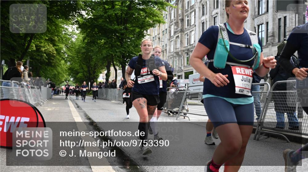 14.06.2026 - REWE Women's Run J. Mangold http://msf.ph/oto/9753390 14.06.2026 10:10:23 Ziel 10238, 10425, 10439, 10464, 10557, 10575, 11271, 11435, 11527 meine-sportfotos.de