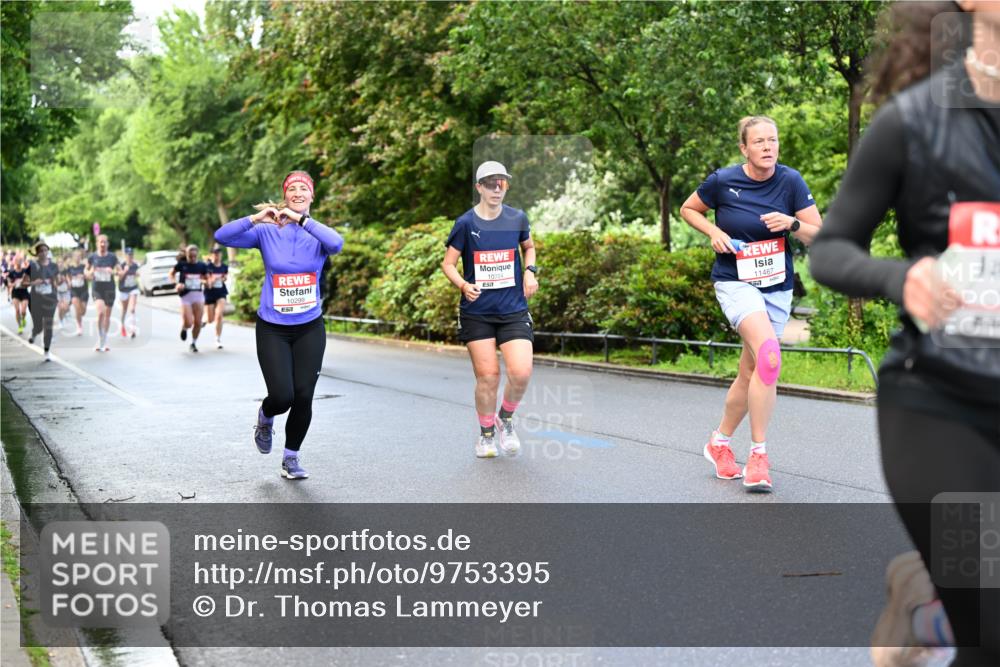 14.06.2026 - REWE Women's Run Dr. Thomas Lammeyer http://msf.ph/oto/9753395 14.06.2026 09:16:30 Laufen 5, 10299, 10704, 5, 11467 meine-sportfotos.de