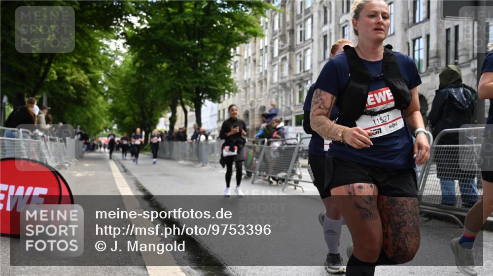 14.06.2026 - REWE Women's Run J. Mangold http://msf.ph/oto/9753396 14.06.2026 10:10:23 Ziel 10238, 10425, 10439, 10464, 10557, 10575, 11271, 11435, 11527 meine-sportfotos.de