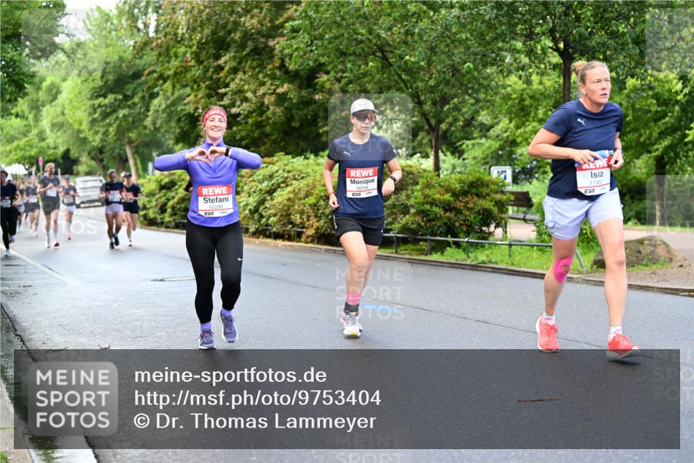 14.06.2026 - REWE Women's Run Dr. Thomas Lammeyer http://msf.ph/oto/9753404 14.06.2026 09:16:30 Laufen 10299, 7, 10704, 11467, 57 meine-sportfotos.de