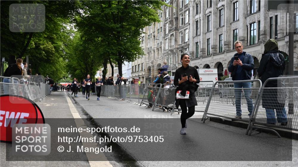 14.06.2026 - REWE Women's Run J. Mangold http://msf.ph/oto/9753405 14.06.2026 10:10:25 Ziel 10238, 10439, 10460, 10557, 10575, 10591, 11271, 11435, 11527 meine-sportfotos.de
