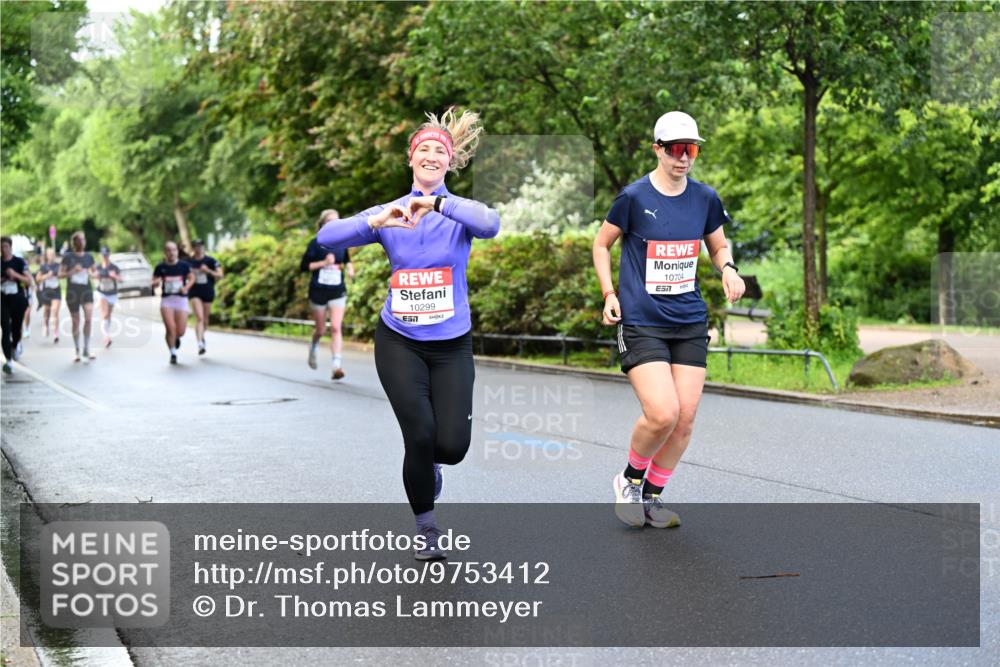 14.06.2026 - REWE Women's Run Dr. Thomas Lammeyer http://msf.ph/oto/9753412 14.06.2026 09:16:31 Laufen 10299, 10704 meine-sportfotos.de