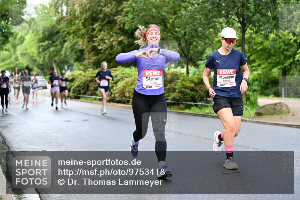 14.06.2026 - REWE Women's Run Dr. Thomas Lammeyer http://msf.ph/oto/9753418 14.06.2026 09:16:31 Laufen 10299, 10704 meine-sportfotos.de