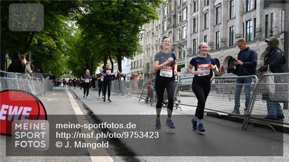 14.06.2026 - REWE Women's Run J. Mangold http://msf.ph/oto/9753423 14.06.2026 10:10:31 Ziel 10426, 10460, 10503, 10591, 11170 meine-sportfotos.de