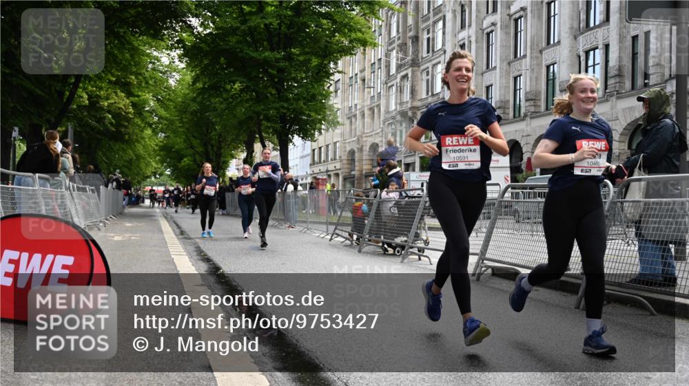 14.06.2026 - REWE Women's Run J. Mangold http://msf.ph/oto/9753427 14.06.2026 10:10:31 Ziel 10426, 10460, 10503, 10591, 11170 meine-sportfotos.de