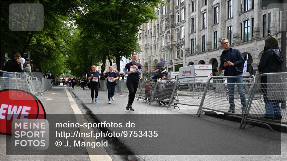 14.06.2026 - REWE Women's Run J. Mangold http://msf.ph/oto/9753435 14.06.2026 10:10:33 Ziel 10426, 10460, 10503, 10591, 11170 meine-sportfotos.de
