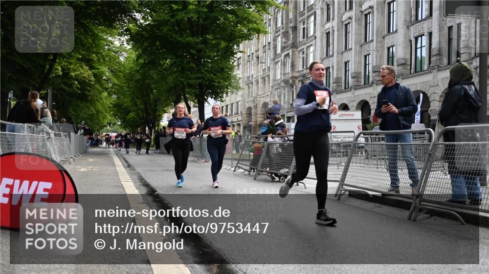 14.06.2026 - REWE Women's Run J. Mangold http://msf.ph/oto/9753447 14.06.2026 10:10:34 Ziel 10426, 10460, 10503, 10591, 11170 meine-sportfotos.de