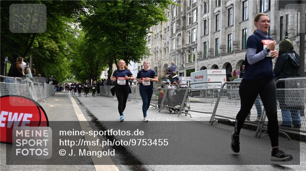 14.06.2026 - REWE Women's Run J. Mangold http://msf.ph/oto/9753455 14.06.2026 10:10:34 Ziel 10426, 10460, 10503, 10591, 11170 meine-sportfotos.de