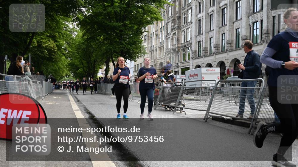 14.06.2026 - REWE Women's Run J. Mangold http://msf.ph/oto/9753456 14.06.2026 10:10:35 Ziel 10426, 10460, 10503, 10591, 11170 meine-sportfotos.de
