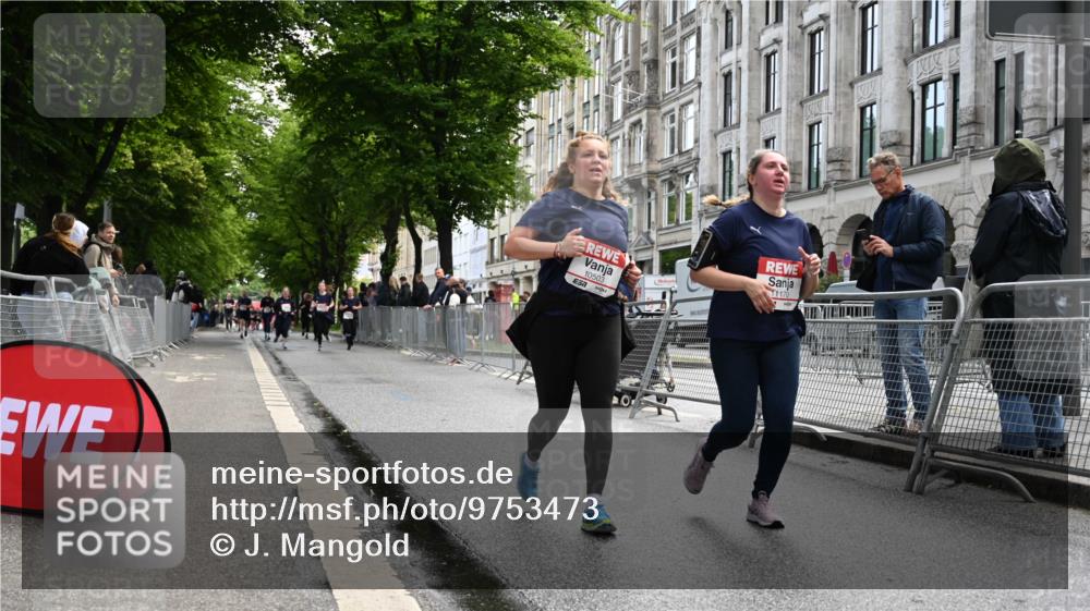 14.06.2026 - REWE Women's Run J. Mangold http://msf.ph/oto/9753473 14.06.2026 10:10:36 Ziel 10426, 10503, 11170 meine-sportfotos.de