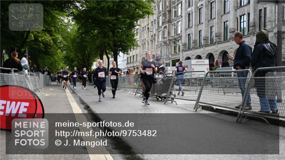 14.06.2026 - REWE Women's Run J. Mangold http://msf.ph/oto/9753482 14.06.2026 10:10:43 Ziel 10140, 10499, 10514 meine-sportfotos.de