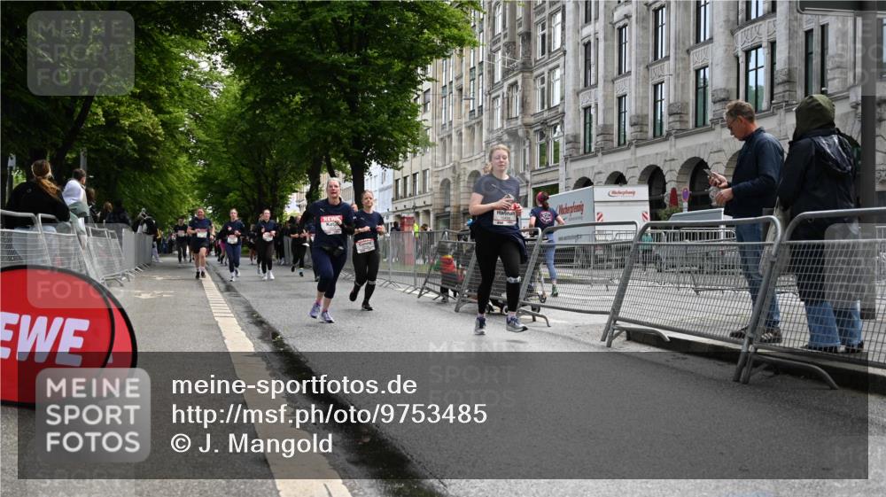 14.06.2026 - REWE Women's Run J. Mangold http://msf.ph/oto/9753485 14.06.2026 10:10:44 Ziel 10140, 10499, 10514 meine-sportfotos.de