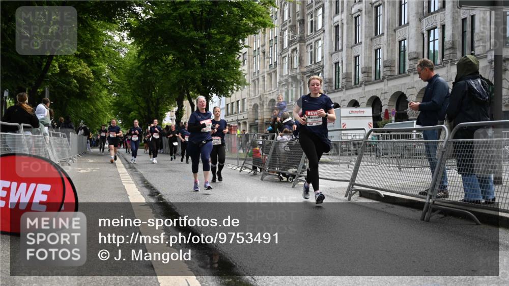 14.06.2026 - REWE Women's Run J. Mangold http://msf.ph/oto/9753491 14.06.2026 10:10:44 Ziel 10140, 10499, 10514 meine-sportfotos.de