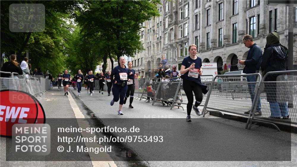 14.06.2026 - REWE Women's Run J. Mangold http://msf.ph/oto/9753493 14.06.2026 10:10:44 Ziel 10140, 10499, 10514 meine-sportfotos.de