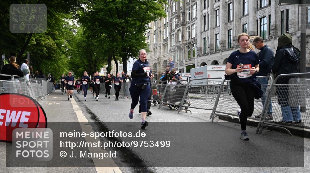 14.06.2026 - REWE Women's Run J. Mangold http://msf.ph/oto/9753499 14.06.2026 10:10:45 Ziel 10140, 10499, 10514, 10834 meine-sportfotos.de