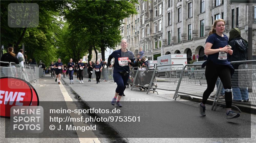 14.06.2026 - REWE Women's Run J. Mangold http://msf.ph/oto/9753501 14.06.2026 10:10:45 Ziel 10140, 10499, 10514, 10834 meine-sportfotos.de