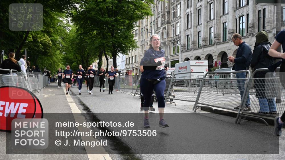 14.06.2026 - REWE Women's Run J. Mangold http://msf.ph/oto/9753506 14.06.2026 10:10:46 Ziel 10140, 10499, 10514, 10821, 10834, 10985, 11124 meine-sportfotos.de