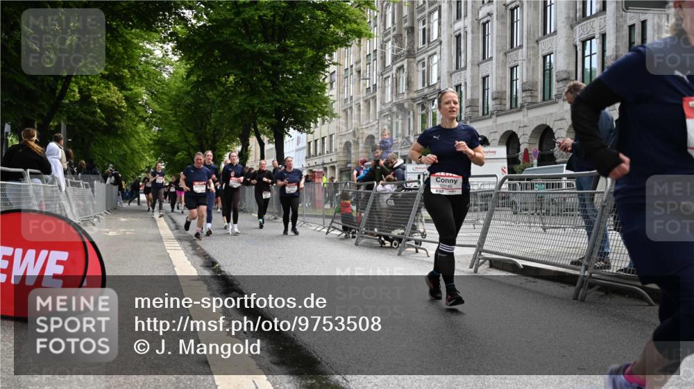 14.06.2026 - REWE Women's Run J. Mangold http://msf.ph/oto/9753508 14.06.2026 10:10:47 Ziel 10140, 10499, 10514, 10821, 10834, 10985, 11124, 11328, 11450, 11451 meine-sportfotos.de