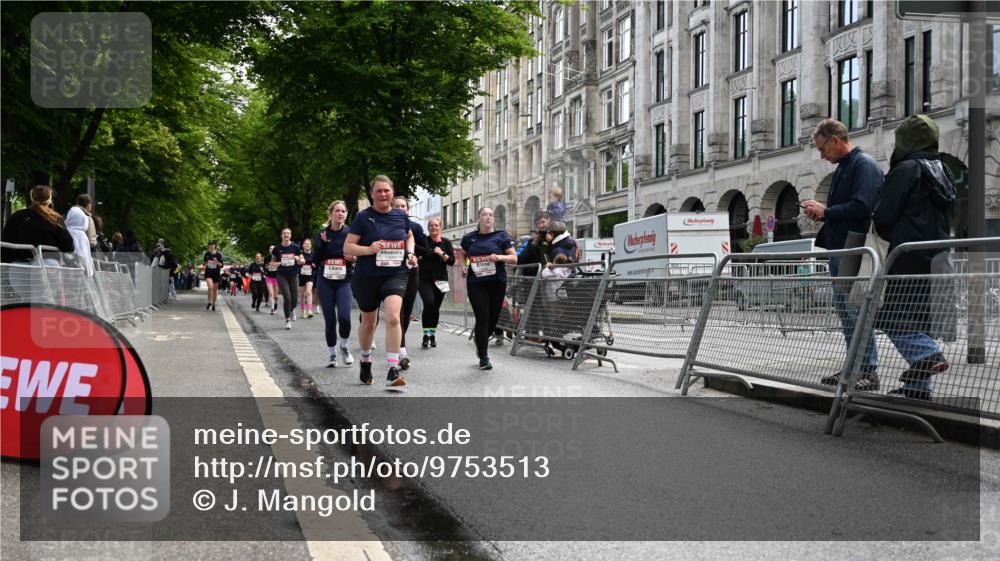 14.06.2026 - REWE Women's Run J. Mangold http://msf.ph/oto/9753513 14.06.2026 10:10:49 Ziel 10140, 10499, 10514, 10821, 10834, 10985, 11124, 11328, 11450, 11451 meine-sportfotos.de