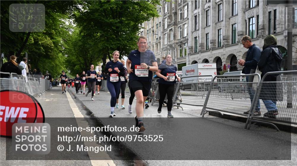 14.06.2026 - REWE Women's Run J. Mangold http://msf.ph/oto/9753525 14.06.2026 10:10:50 Ziel 10140, 10514, 10821, 10834, 10985, 11124, 11328, 11450, 11451 meine-sportfotos.de