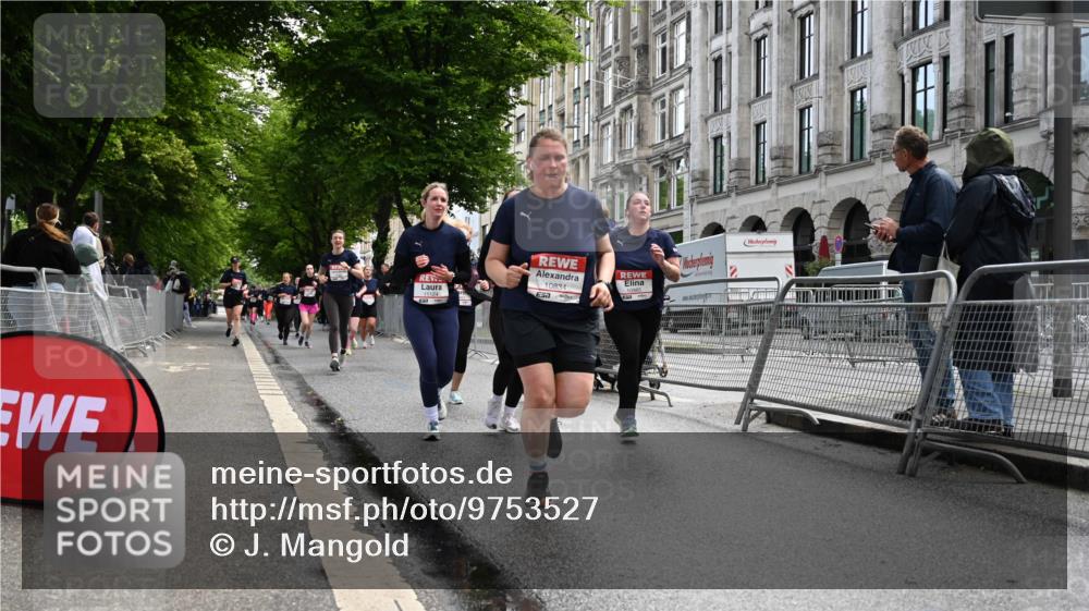 14.06.2026 - REWE Women's Run J. Mangold http://msf.ph/oto/9753527 14.06.2026 10:10:50 Ziel 10140, 10514, 10821, 10834, 10985, 11124, 11328, 11450, 11451 meine-sportfotos.de