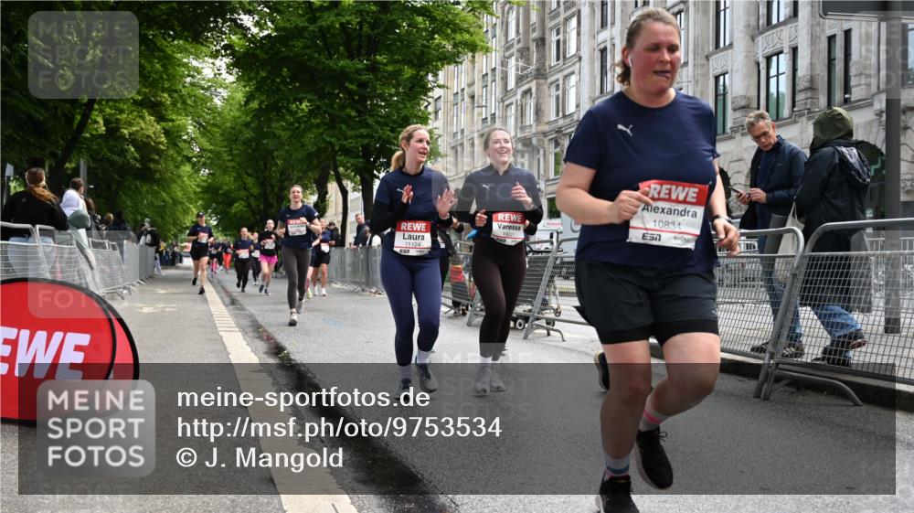 14.06.2026 - REWE Women's Run J. Mangold http://msf.ph/oto/9753534 14.06.2026 10:10:51 Ziel 10111, 10140, 10429, 10468, 10821, 10834, 10985, 11124, 11328, 11450, 11451 meine-sportfotos.de