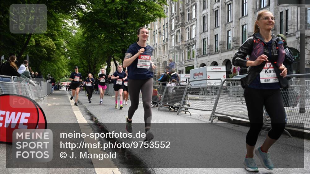 14.06.2026 - REWE Women's Run J. Mangold http://msf.ph/oto/9753552 14.06.2026 10:10:53 Ziel 10053, 10111, 10406, 10429, 10468, 10821, 10834, 10985, 11124, 11328, 11450, 11451, 11500 meine-sportfotos.de
