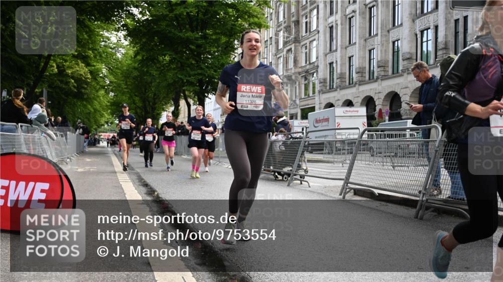 14.06.2026 - REWE Women's Run J. Mangold http://msf.ph/oto/9753554 14.06.2026 10:10:53 Ziel 10053, 10111, 10406, 10429, 10468, 10821, 10834, 10985, 11124, 11328, 11450, 11451, 11500 meine-sportfotos.de