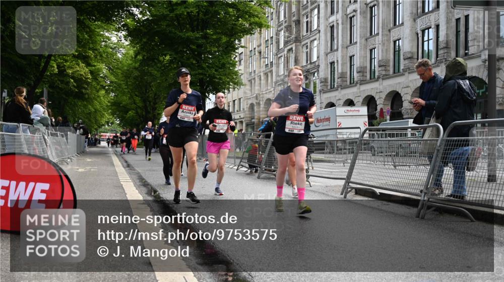 14.06.2026 - REWE Women's Run J. Mangold http://msf.ph/oto/9753575 14.06.2026 10:10:56 Ziel 10053, 10111, 10406, 10429, 10468, 10821, 10985, 11124, 11328, 11450, 11451, 11500 meine-sportfotos.de