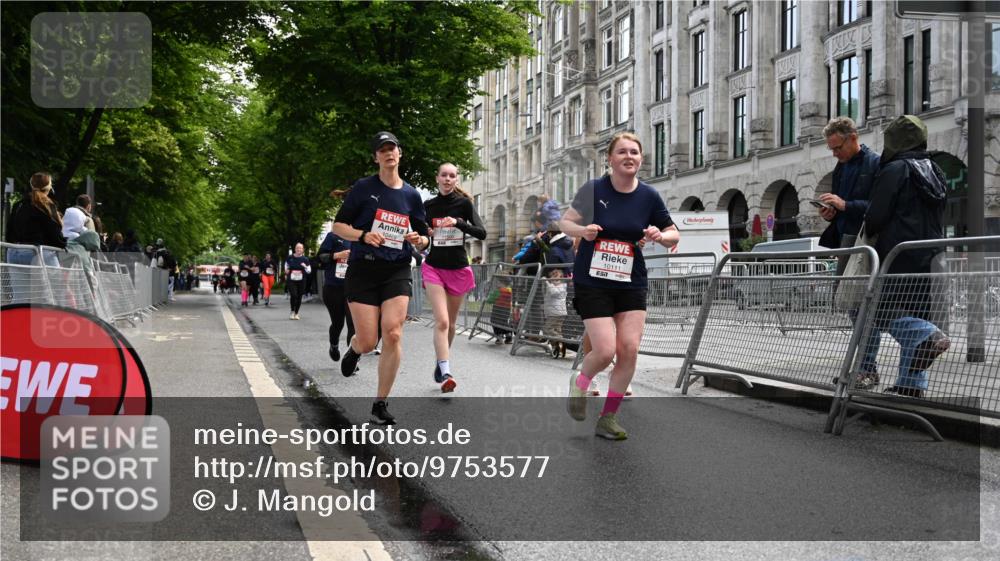 14.06.2026 - REWE Women's Run J. Mangold http://msf.ph/oto/9753577 14.06.2026 10:10:56 Ziel 10053, 10111, 10406, 10429, 10468, 10821, 10985, 11124, 11328, 11450, 11451, 11500 meine-sportfotos.de