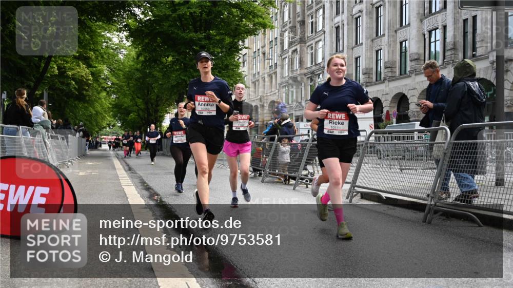 14.06.2026 - REWE Women's Run J. Mangold http://msf.ph/oto/9753581 14.06.2026 10:10:56 Ziel 10053, 10111, 10406, 10429, 10468, 10821, 10985, 11124, 11328, 11450, 11451, 11500 meine-sportfotos.de